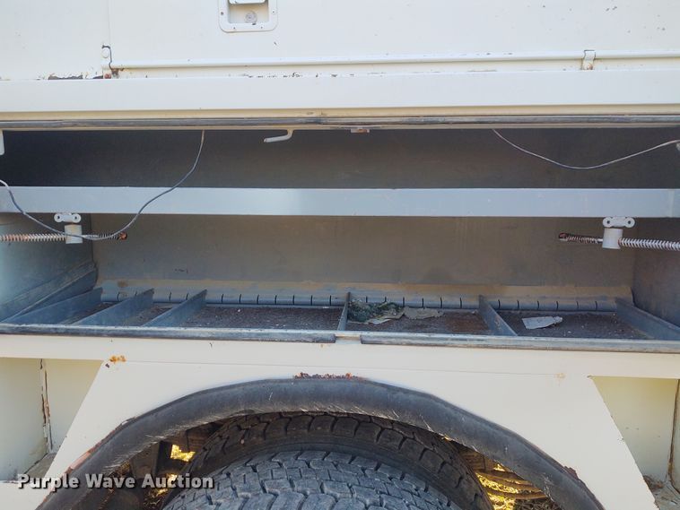 image for item FY9836 1988 GMC TopKick  bucket truck