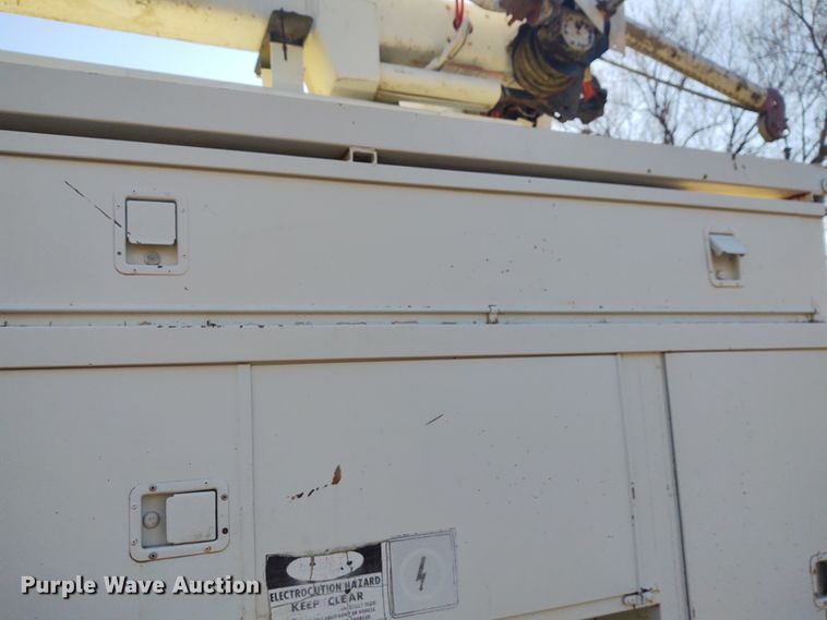 image for item FY9836 1988 GMC TopKick  bucket truck