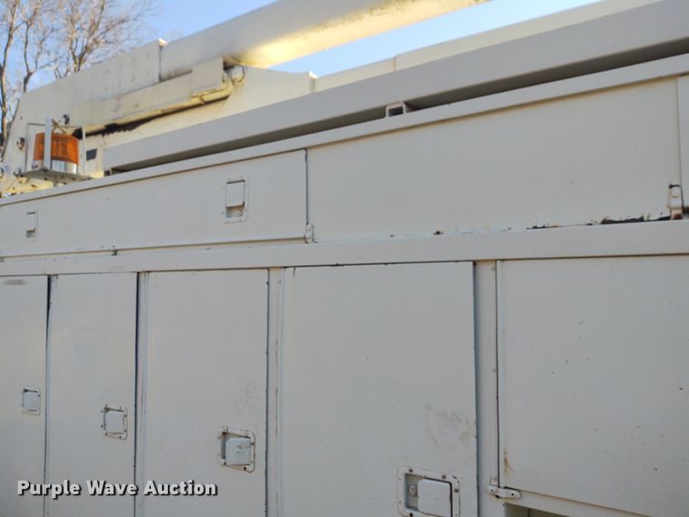 image for item FY9836 1988 GMC TopKick  bucket truck