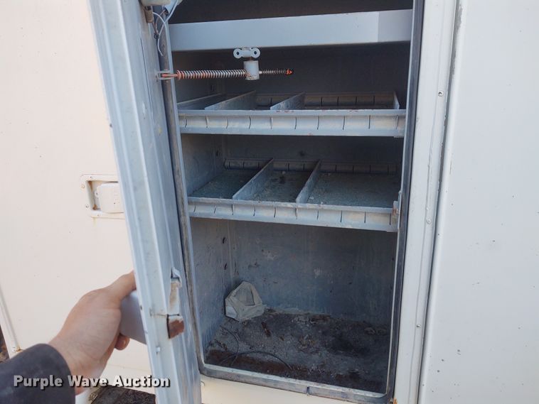 image for item FY9836 1988 GMC TopKick  bucket truck