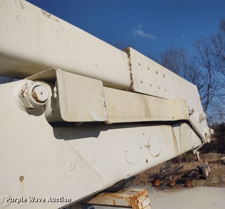 image for item FY9836 1988 GMC TopKick  bucket truck