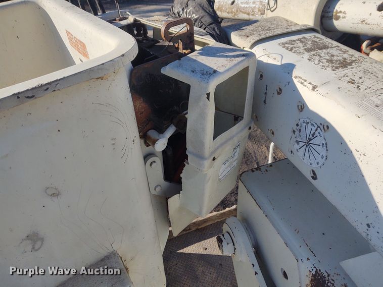 image for item FY9836 1988 GMC TopKick  bucket truck