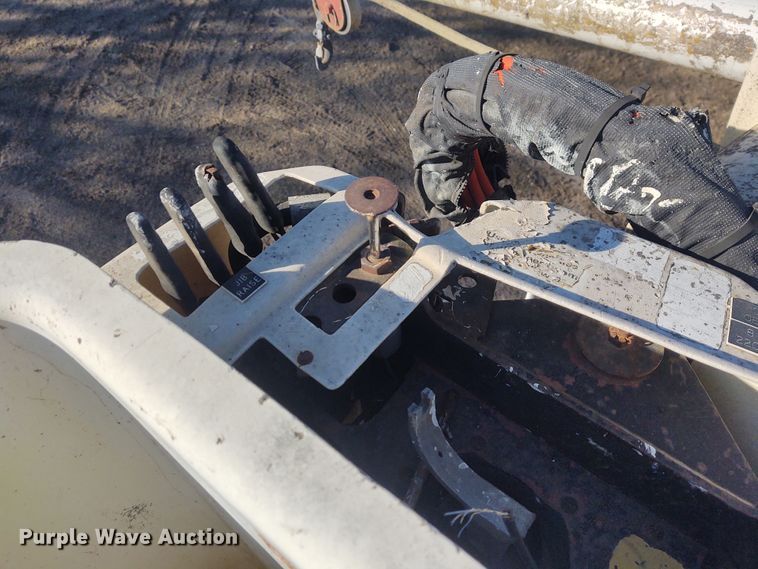 image for item FY9836 1988 GMC TopKick  bucket truck