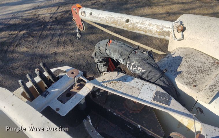 image for item FY9836 1988 GMC TopKick  bucket truck