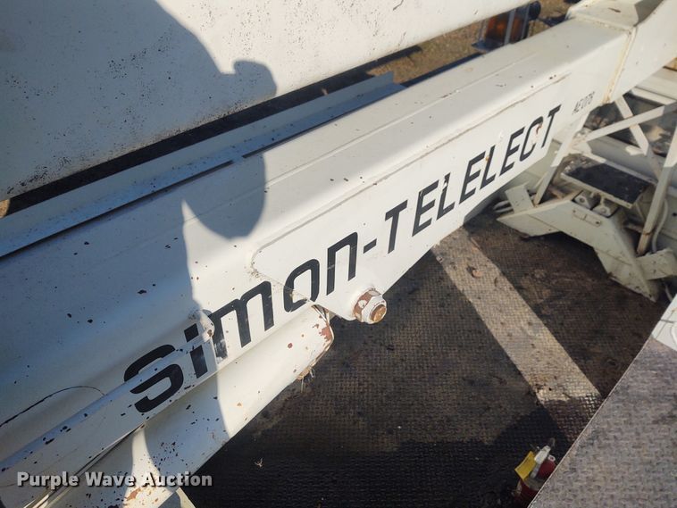 image for item FY9836 1988 GMC TopKick  bucket truck