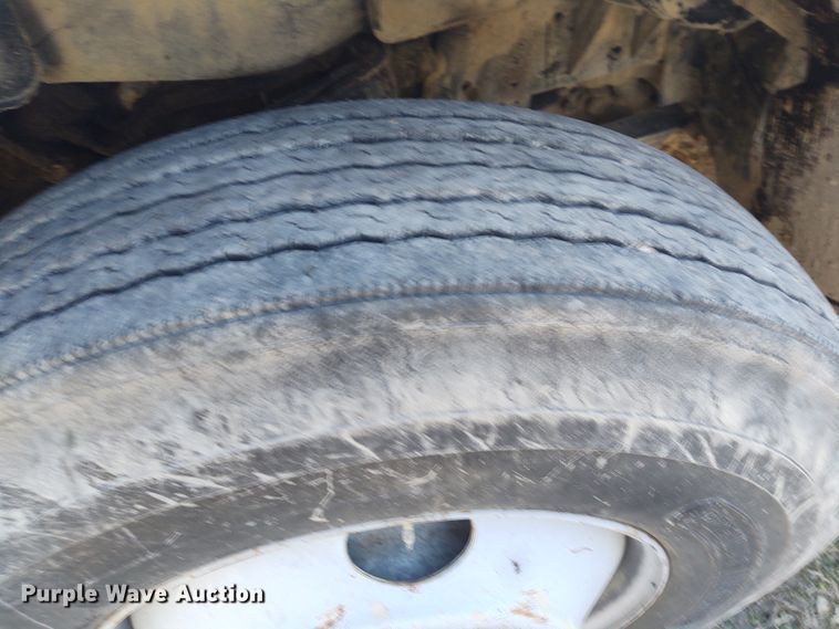 image for item FY9836 1988 GMC TopKick  bucket truck