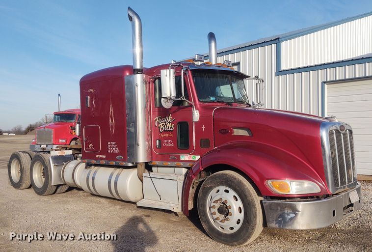 image for item FY9882 2009 Peterbilt 386  semi truck