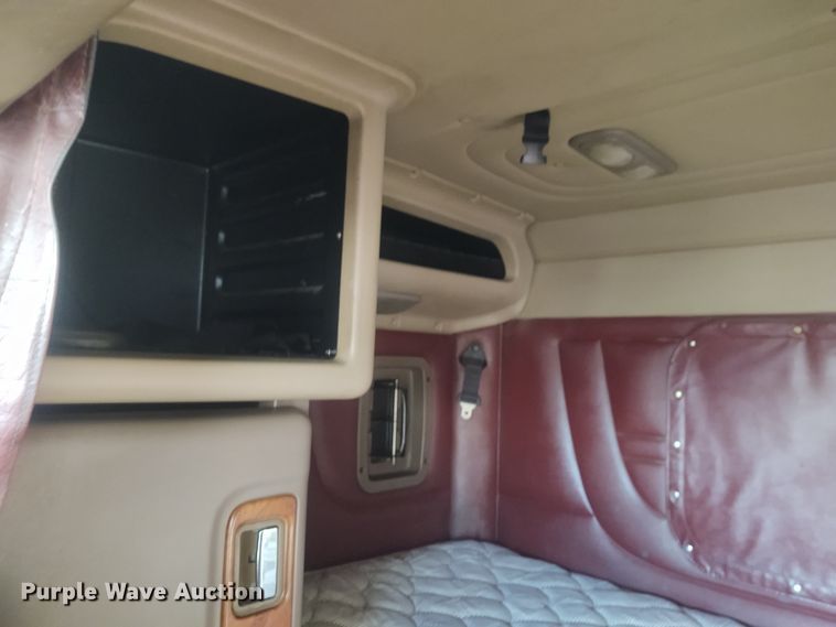 image for item FY9882 2009 Peterbilt 386  semi truck