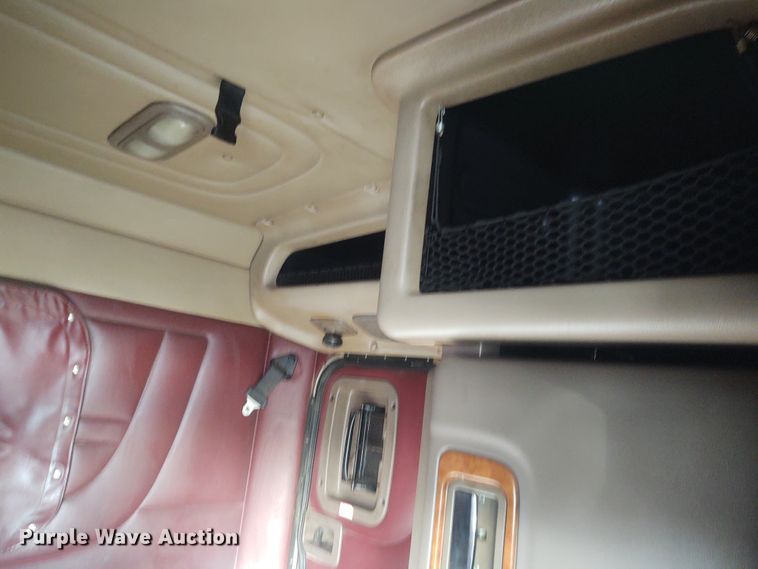 image for item FY9882 2009 Peterbilt 386  semi truck