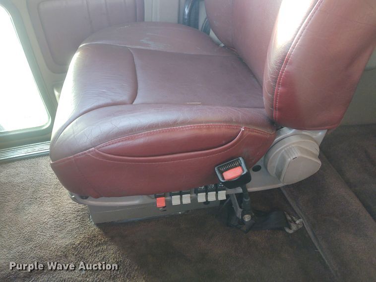 image for item FY9882 2009 Peterbilt 386  semi truck