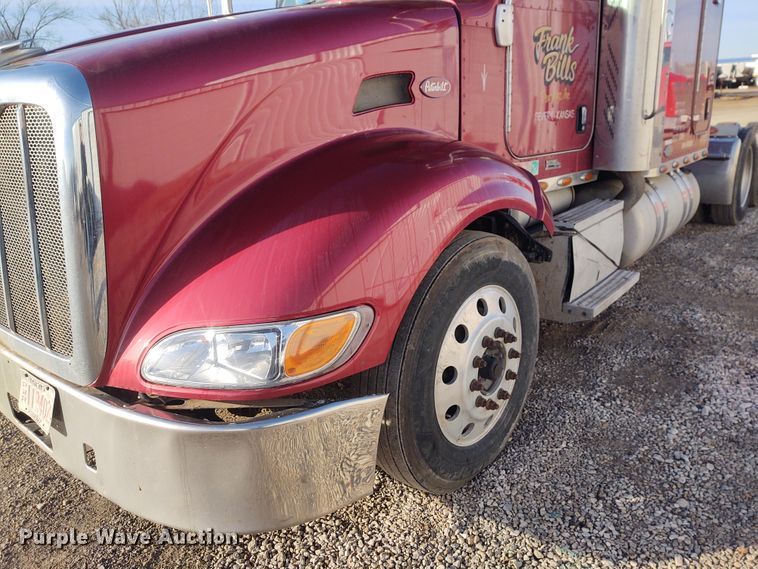 image for item FY9882 2009 Peterbilt 386  semi truck