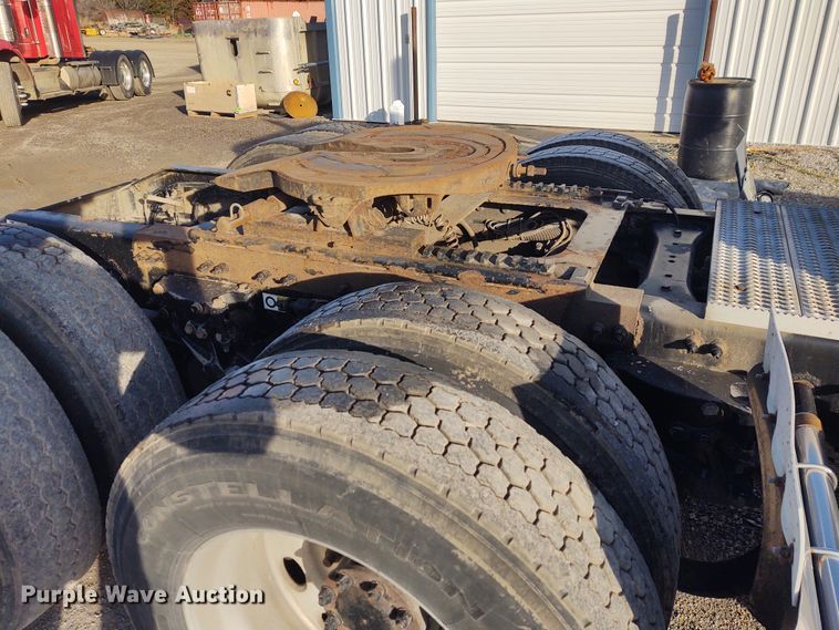 image for item FY9882 2009 Peterbilt 386  semi truck