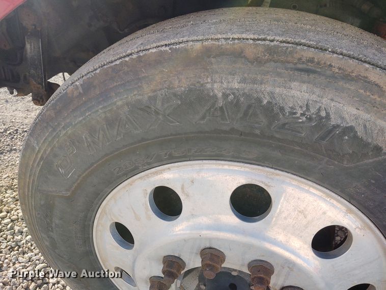 image for item FY9882 2009 Peterbilt 386  semi truck