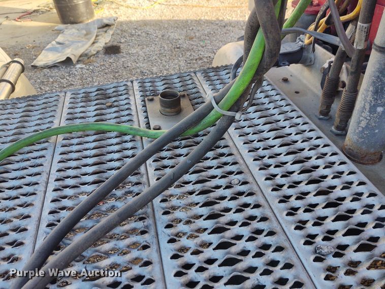 image for item FY9882 2009 Peterbilt 386  semi truck