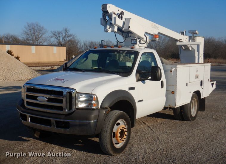 image for item GG9252 2005 Ford F450 Super Duty  bucket truck