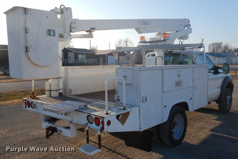 image for item GG9252 2005 Ford F450 Super Duty  bucket truck