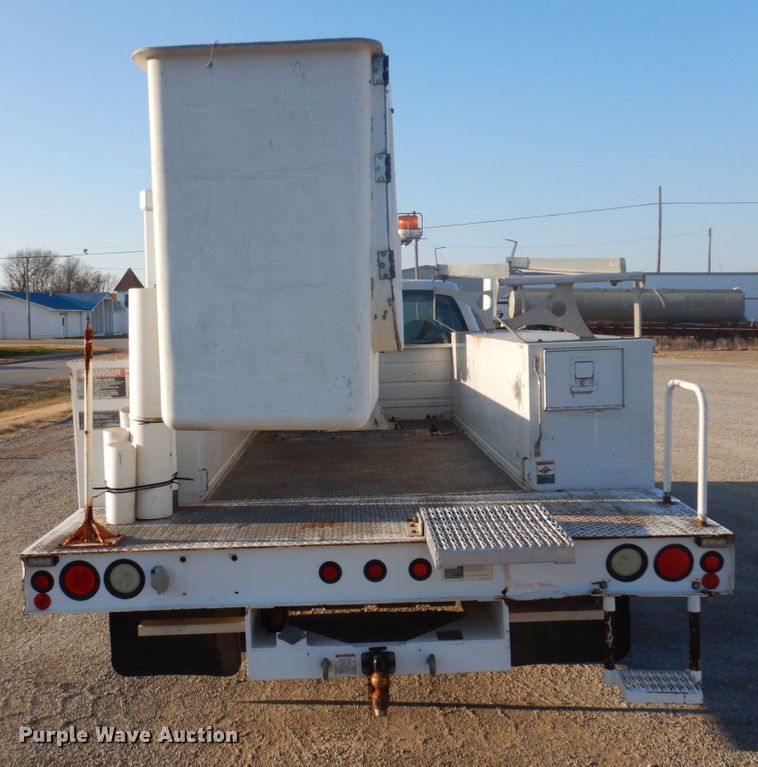 image for item GG9252 2005 Ford F450 Super Duty  bucket truck