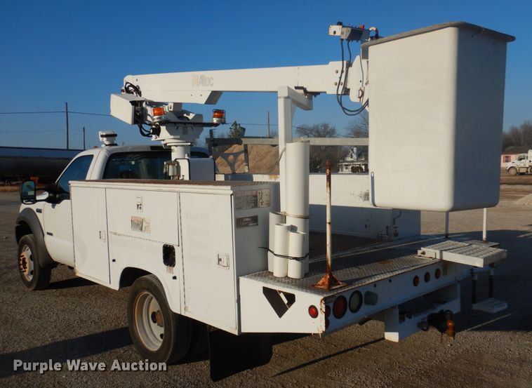 image for item GG9252 2005 Ford F450 Super Duty  bucket truck