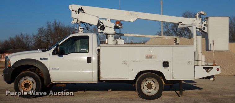 image for item GG9252 2005 Ford F450 Super Duty  bucket truck