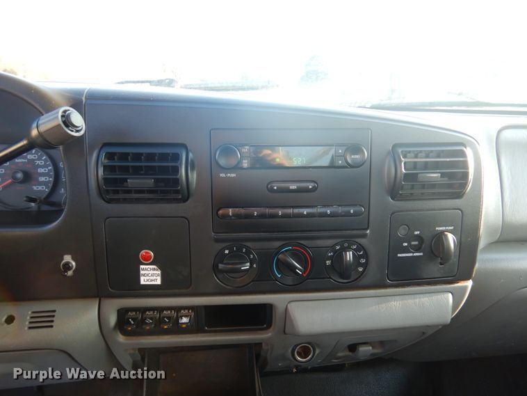 image for item GG9252 2005 Ford F450 Super Duty  bucket truck