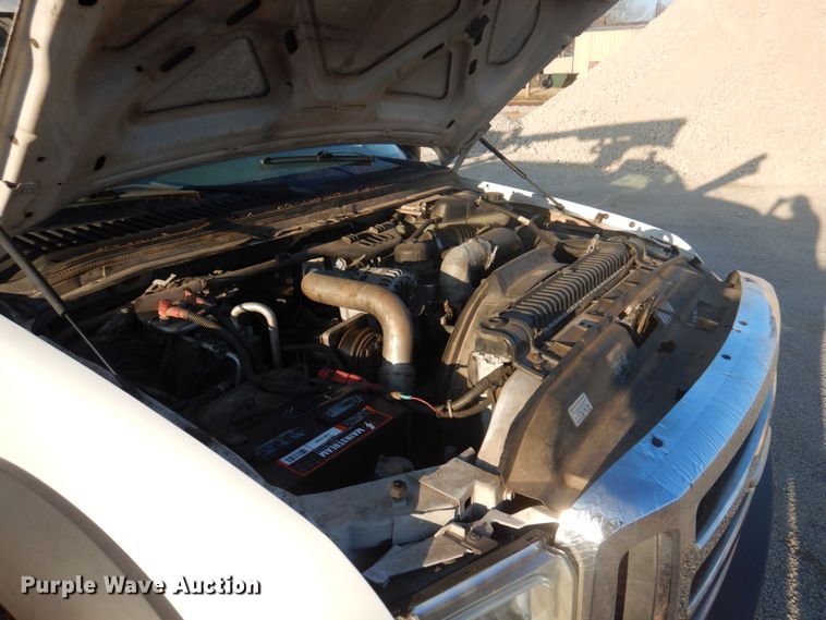 image for item GG9252 2005 Ford F450 Super Duty  bucket truck