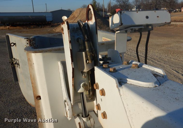 image for item GG9252 2005 Ford F450 Super Duty  bucket truck