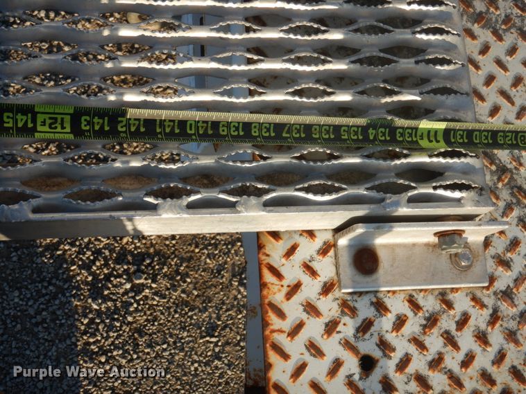 image for item GG9252 2005 Ford F450 Super Duty  bucket truck