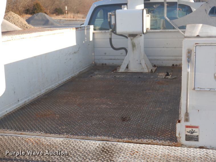image for item GG9252 2005 Ford F450 Super Duty  bucket truck