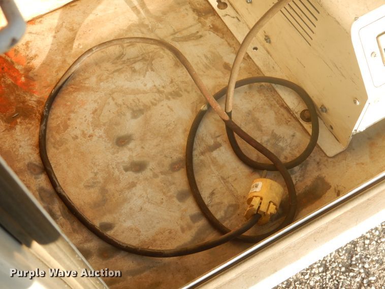 image for item GG9252 2005 Ford F450 Super Duty  bucket truck