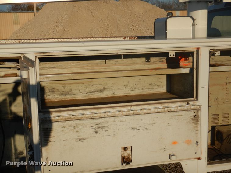 image for item GG9252 2005 Ford F450 Super Duty  bucket truck