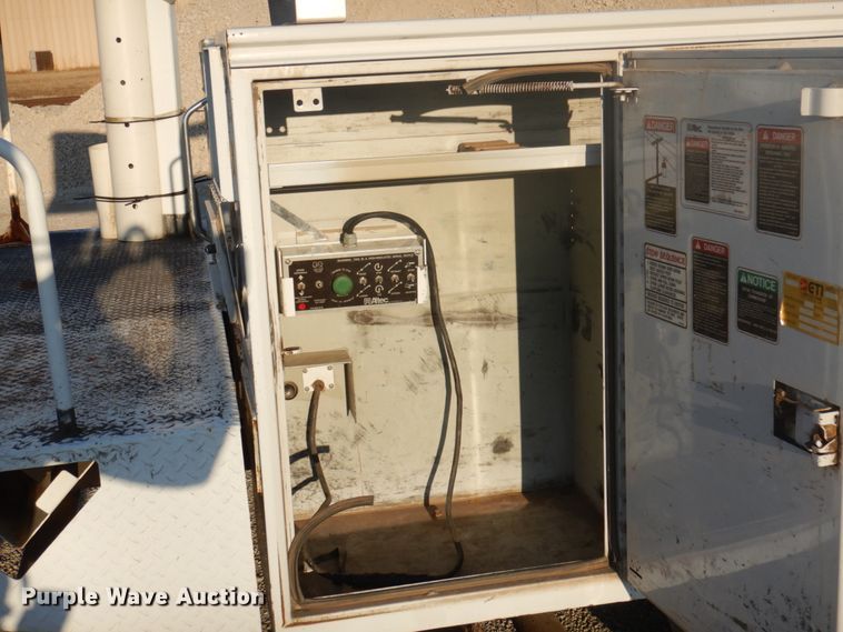 image for item GG9252 2005 Ford F450 Super Duty  bucket truck