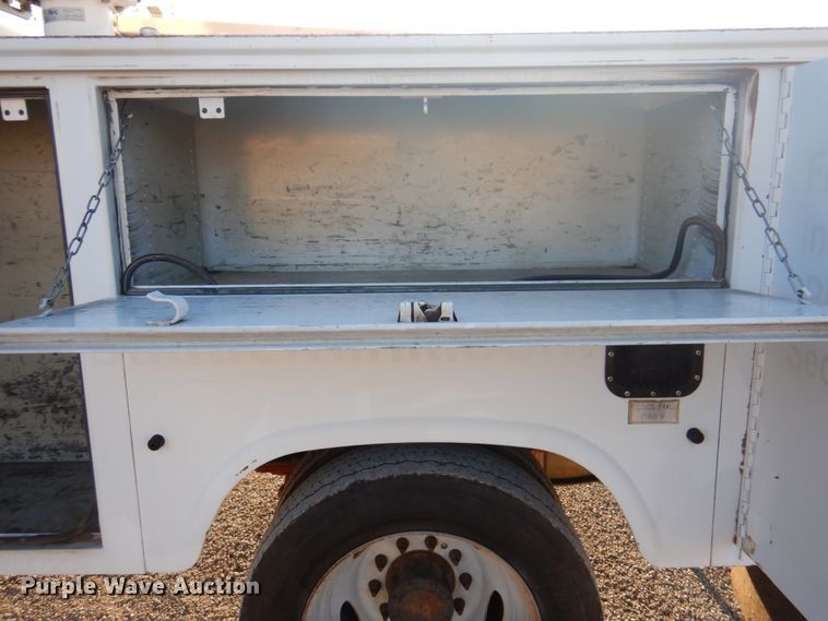 image for item GG9252 2005 Ford F450 Super Duty  bucket truck