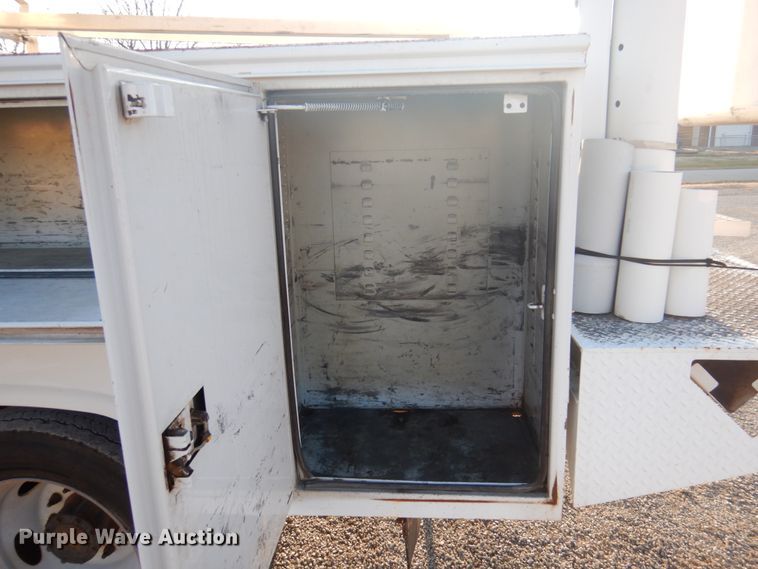 image for item GG9252 2005 Ford F450 Super Duty  bucket truck