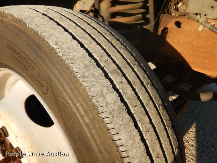 image for item GG9252 2005 Ford F450 Super Duty  bucket truck