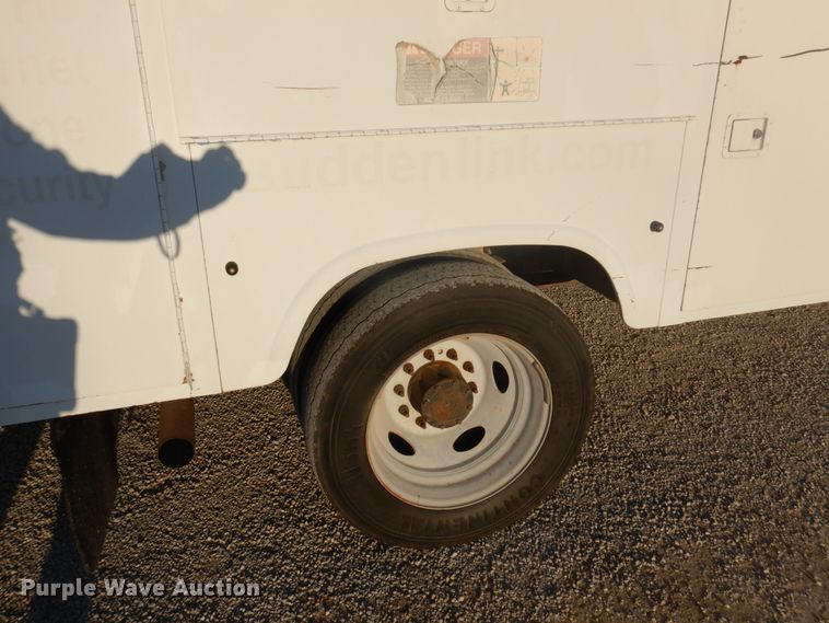 image for item GG9252 2005 Ford F450 Super Duty  bucket truck