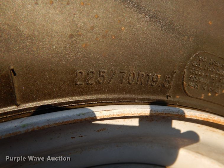 image for item GG9252 2005 Ford F450 Super Duty  bucket truck