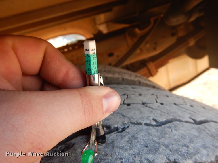 image for item GG9252 2005 Ford F450 Super Duty  bucket truck