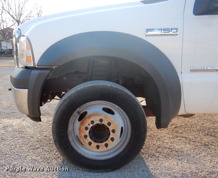 image for item GG9252 2005 Ford F450 Super Duty  bucket truck