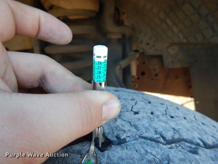 image for item GG9252 2005 Ford F450 Super Duty  bucket truck