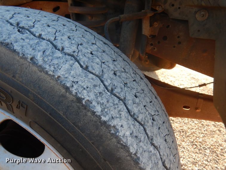 image for item GG9252 2005 Ford F450 Super Duty  bucket truck