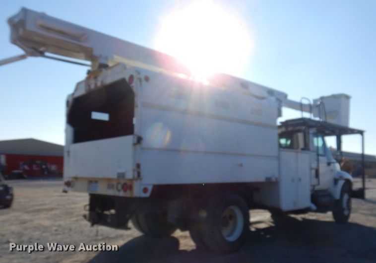 image for item GG9260 2006 International 4300  forestry bucket truck