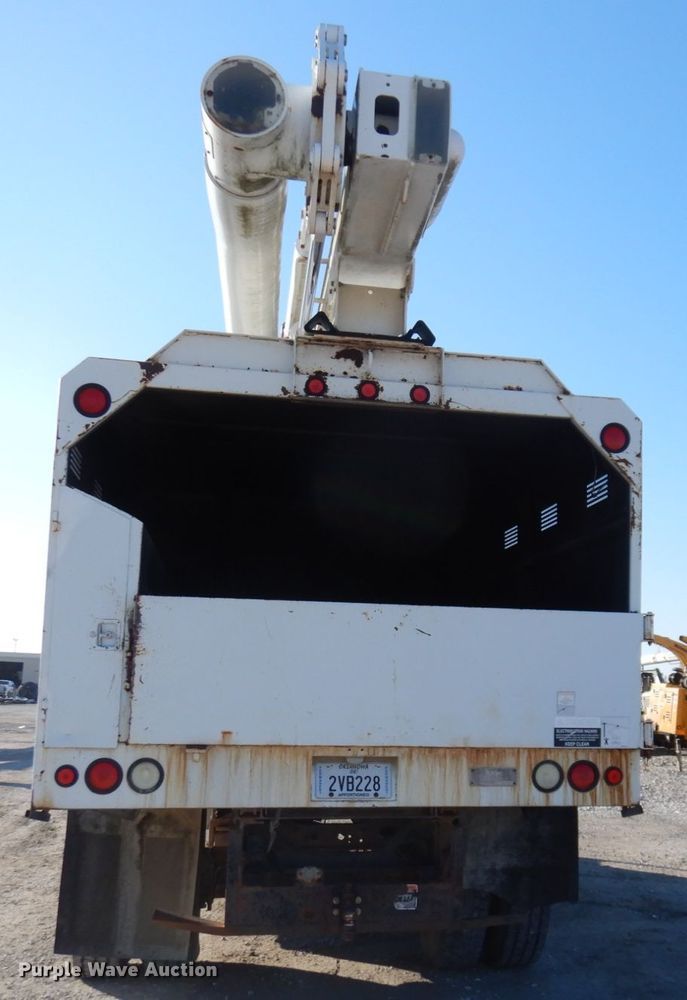 image for item GG9260 2006 International 4300  forestry bucket truck