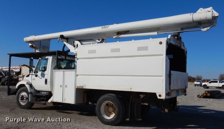 image for item GG9260 2006 International 4300  forestry bucket truck