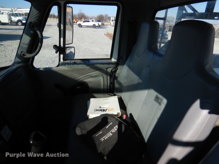 image for item GG9260 2006 International 4300  forestry bucket truck