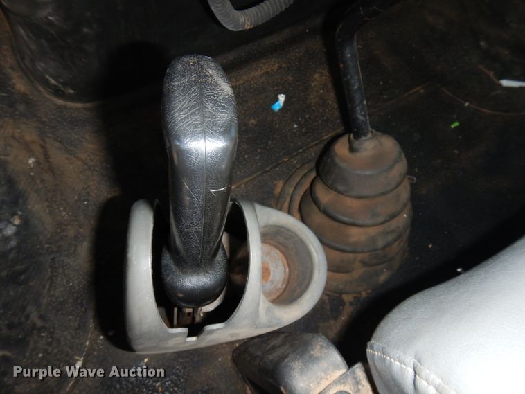 image for item GG9260 2006 International 4300  forestry bucket truck