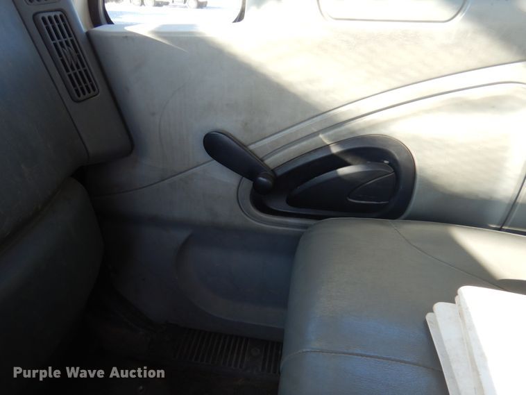 image for item GG9260 2006 International 4300  forestry bucket truck