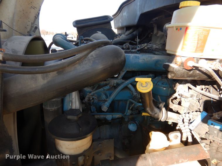 image for item GG9260 2006 International 4300  forestry bucket truck