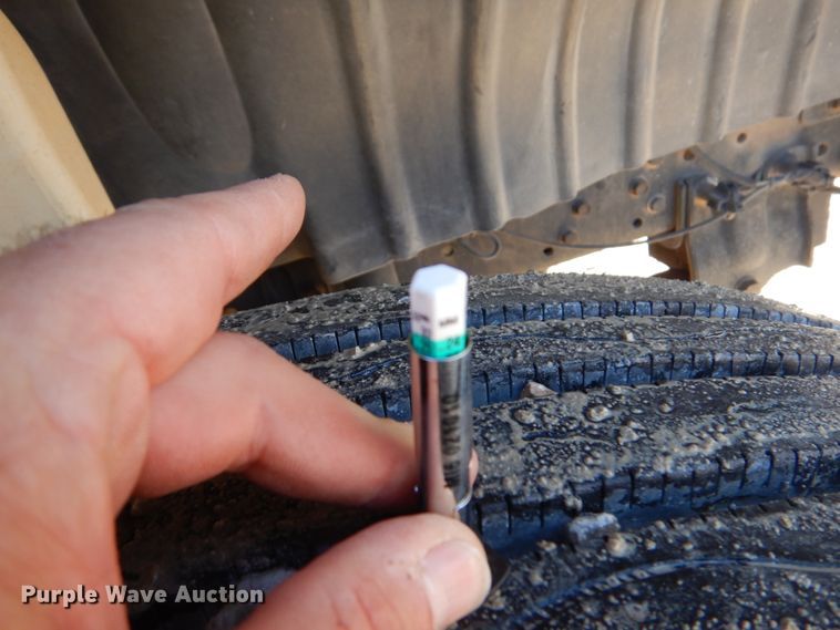 image for item GG9260 2006 International 4300  forestry bucket truck