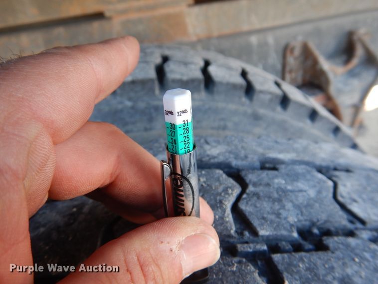 image for item GG9260 2006 International 4300  forestry bucket truck