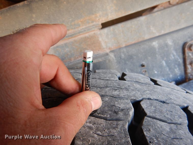 image for item GG9260 2006 International 4300  forestry bucket truck